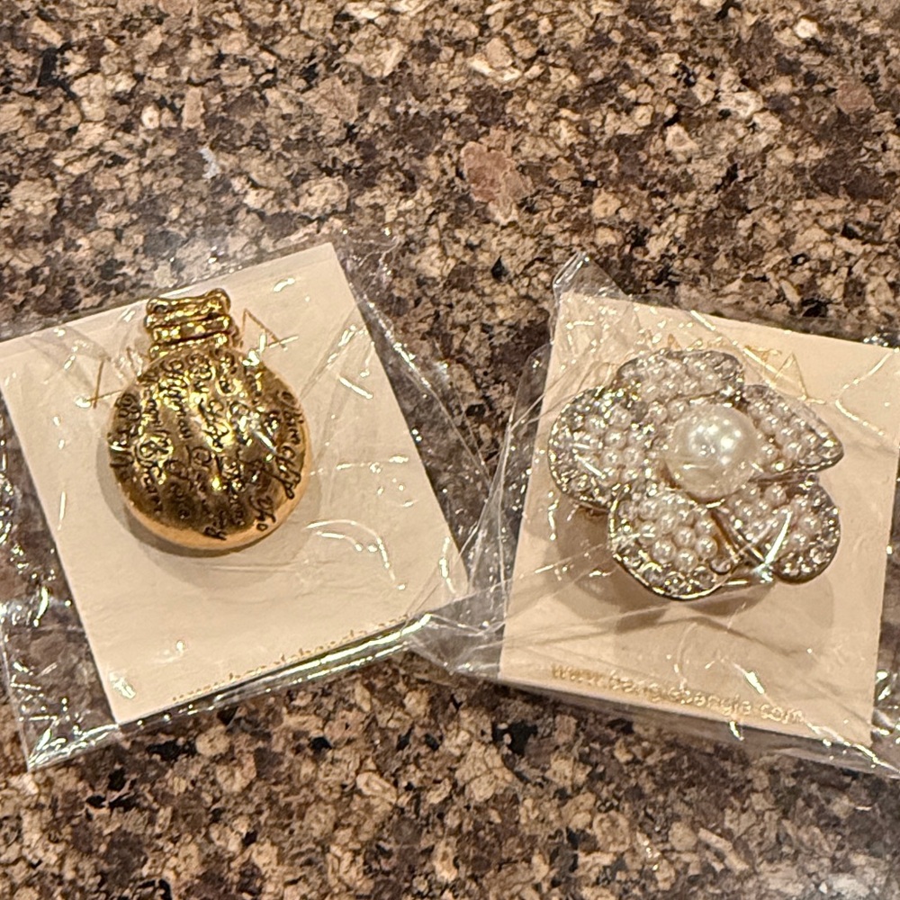 Amrita Singh Gold and Pearl Floral rings stretch